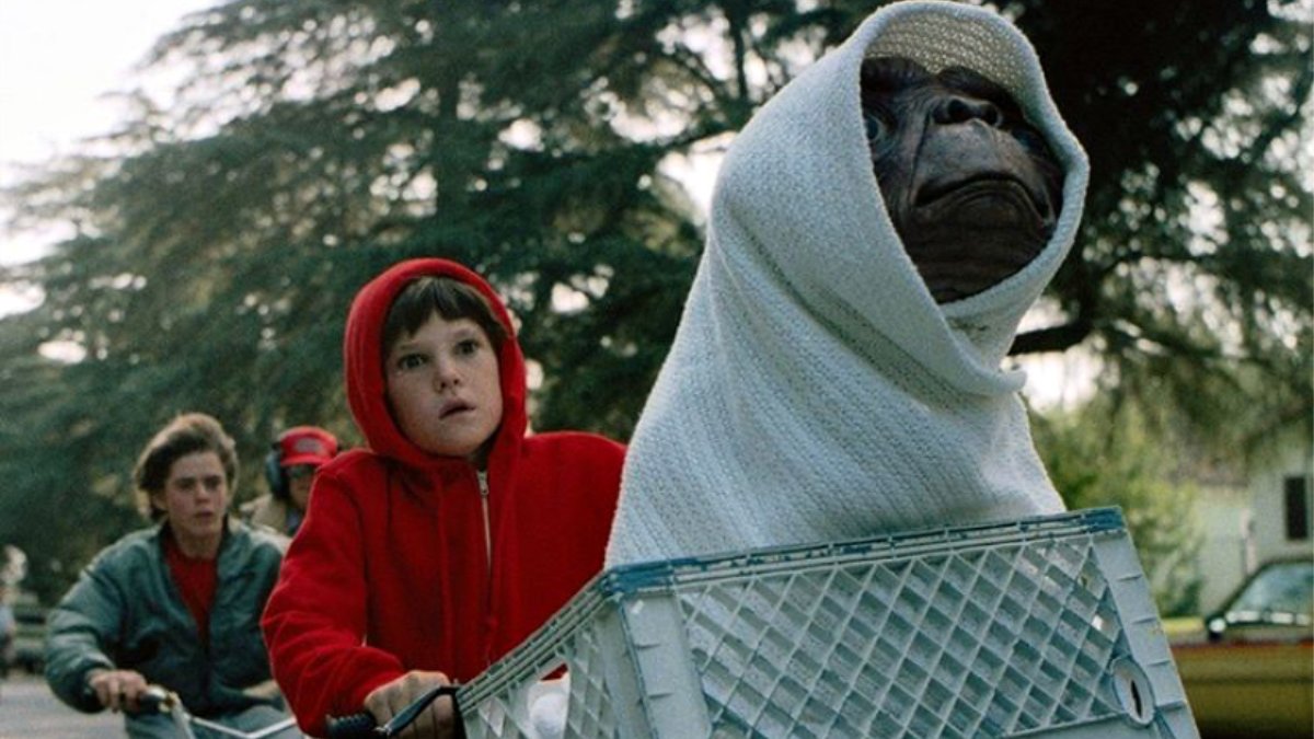 Happy Birthday to the one and only Henry Thomas!!! 