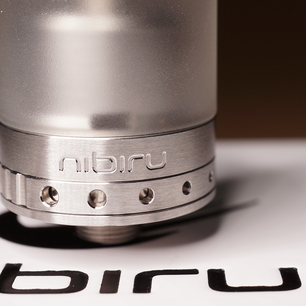 VAlphaline's tweet image. Moddog x Svapodromo｜Nibiru RTA 入荷。ご存知イタリアンビックネームによる国内入手困難の激レア！コラボモデルです。コンデション極上のお宝アイテムとなりますので、是非お見逃し無く！🤩🤩🤩 DM大歓迎 #Moddog #Svapodromo #Nibiru #RTA #HighEnd #Vape #vape放出 #vape好きな人と繋がりたい