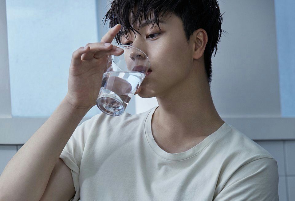 «30 Day Bias Challenge»D-23 - Bias drinkingHow can this guy make drinking look so powerful? AAAACKKK #SUNGJAE  #성재  #BTOB  #비투비