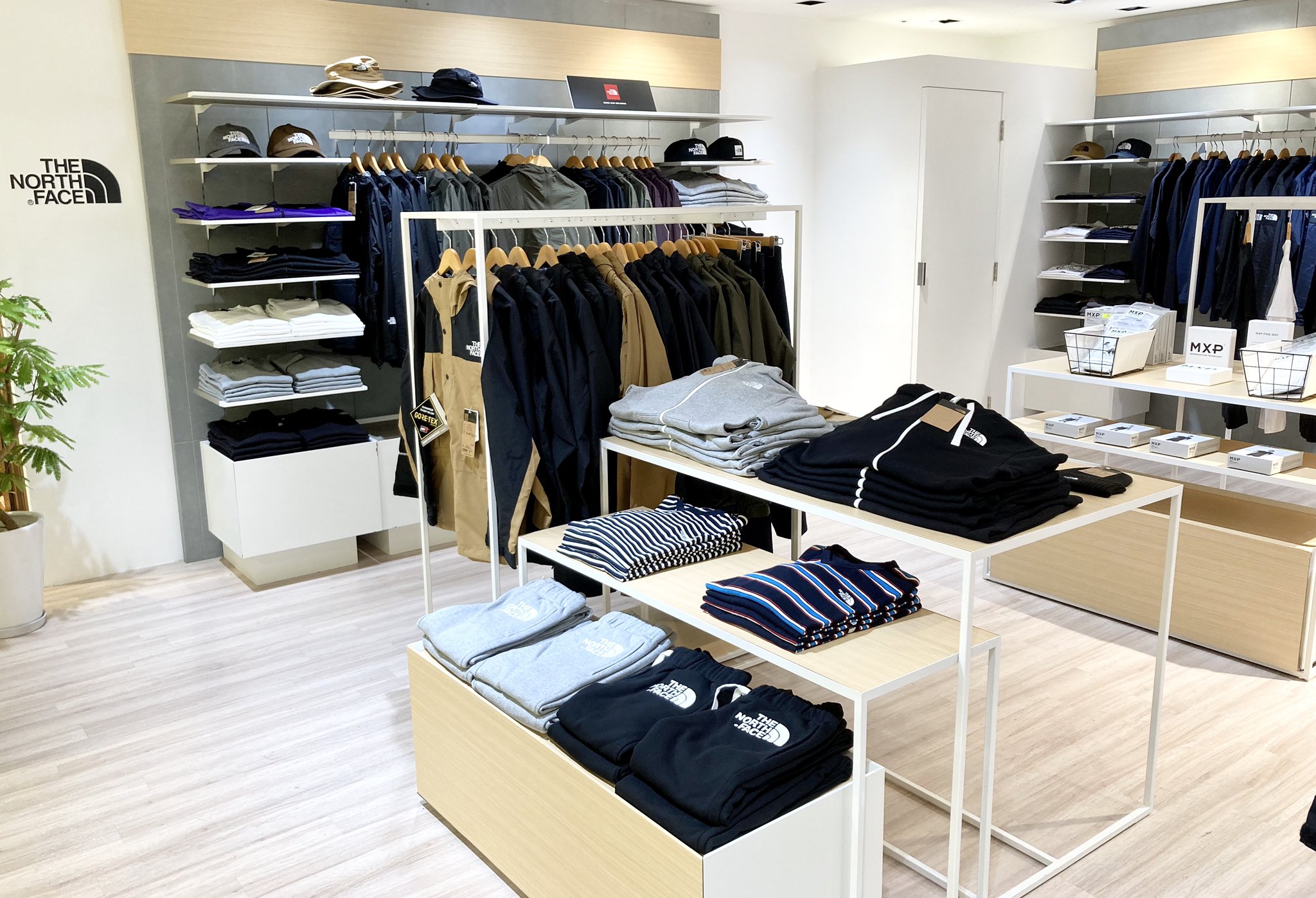 広島の百貨店 福屋のフックン 本日 アウトドアブランド ザノースフェイス コロンビア が5階メンズフロアにnewオープン アクティビティはもちろん タウンユースで活躍するスタイリッシュなウエアを中心にバッグや小物まで多彩な品揃え 広島の百貨店 福屋のフックン 本日 アウトドアブランド ザノースフェイス コロンビア が5階メンズフロアにnewオープン アクティビティはもちろん タウンユースで活躍するスタイリッシュなウエアを中心にバッグや小物まで多彩な品揃え