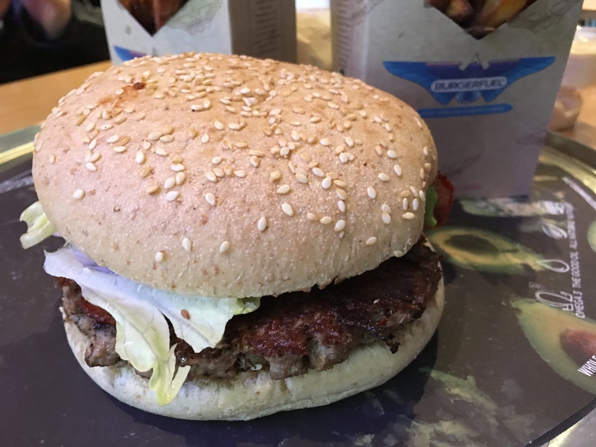 NomadicBrits's tweet photo. The Very Trendy Burger Fuel Restaurant 

https://t.co/6WcqH1rJW4

#travel #lookatourworld #travelbloging #travelbloggers #AucklandFoodScene #FastFood #GoodFastFood #TrendyHQ https://t.co/7YWmDKvpE4