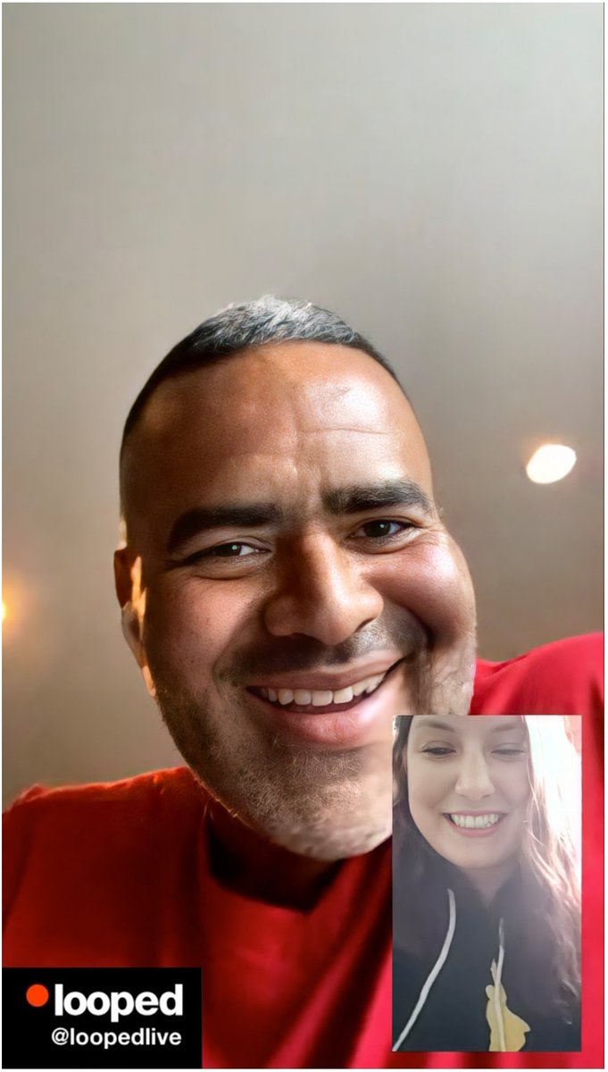 stephydearestxo's tweet photo. Shoutout to Sarah from support at @loopedlive who was able to track down a picture of me and @ChrisisSingin from #Ham4Change since I forgot to take a picture myself! #blessed https://t.co/ZjjS79TvAE