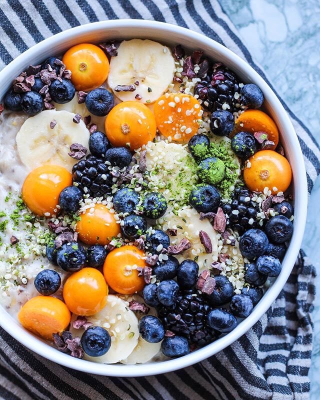 SusproFoods's tweet photo. Banana almond oats and lots of yummy fruits. 😋 This is a great recipe to kick off your busy day. Who else will be excited too with this bowl?

Full recipe: https://t.co/aB726B3dvs

#suspro #veganbowl #veganfood #breakfastfood #oatmealbowl https://t.co/ITUPFya07E