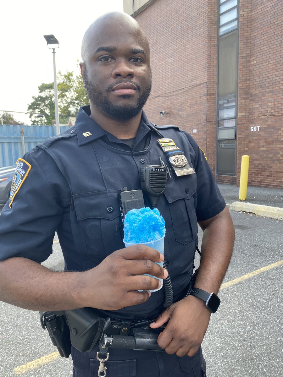 icecreamgirlmar's tweet photo. #THEICECREAMGIRLMARIA #WELOVENYPD ❤️#NYPD #61PCT #NYPD62Pct #APPRECIATION #Snowcones #HAWAIIN SHAVEDICE https://t.co/SM2sqX1tf1