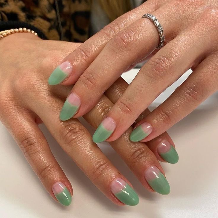 lostvalentino's tweet photo. nail inspo https://t.co/yTEHOHKaHD