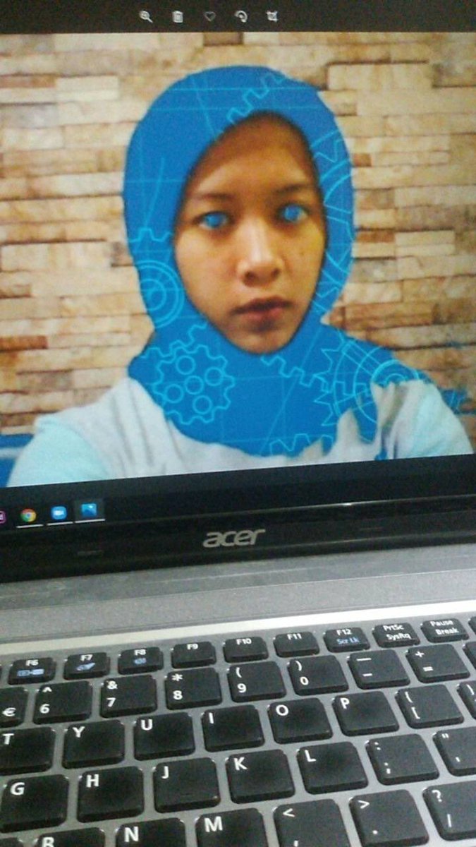 Drama Ospek Online 2020 

mau bilang makasih dulu sama yang foto &amp; videonya ada dibawah ini bikin ngakak dan semangat dari kemaren 😭🙏🏻

- a Thread -