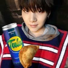 m0chiyoonie's tweet photo. Weon díganme si no es hermoso imaginarse a Yoongi Chileno tirandole piedras a los pacos en una marcha con not today de fondo NFKSMNDS wea épica.
YOONGI CHILENO 
YOONGI CHILENO
YOONGI CHILENO https://t.co/nAcMei2WpR