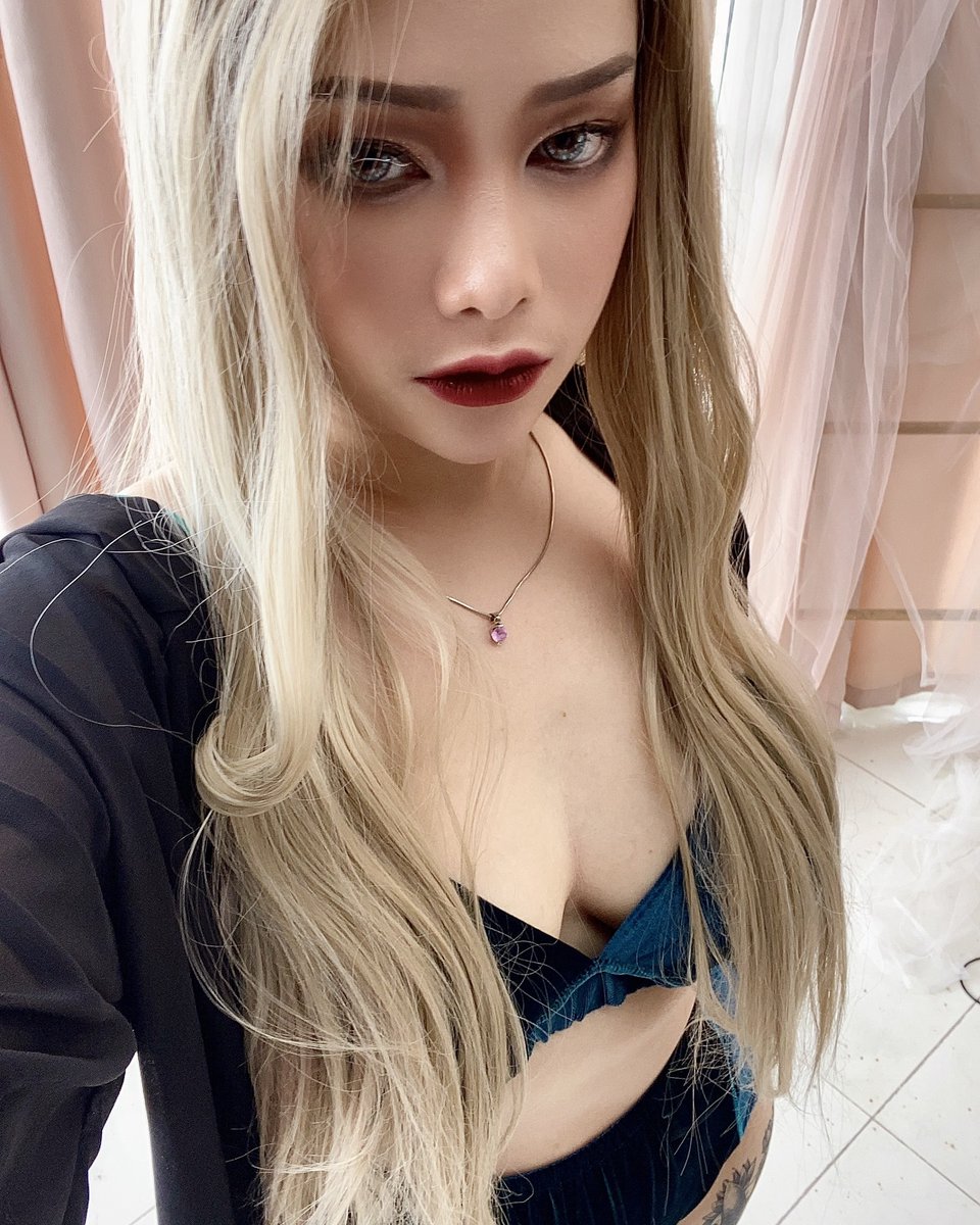 Outfit on, ready to shoot
Follow me on:
Patreon (coming soon)
Gumroad (coming soon)
IG @nanaberry.chan
Reddit u/NanaBerryCosplayer
#cosplay #cosplaygirl #cutegirl #makeup #asiangirl #sexy #sexycosplayer #sexygirls https://t.co/azKnxph5Q7