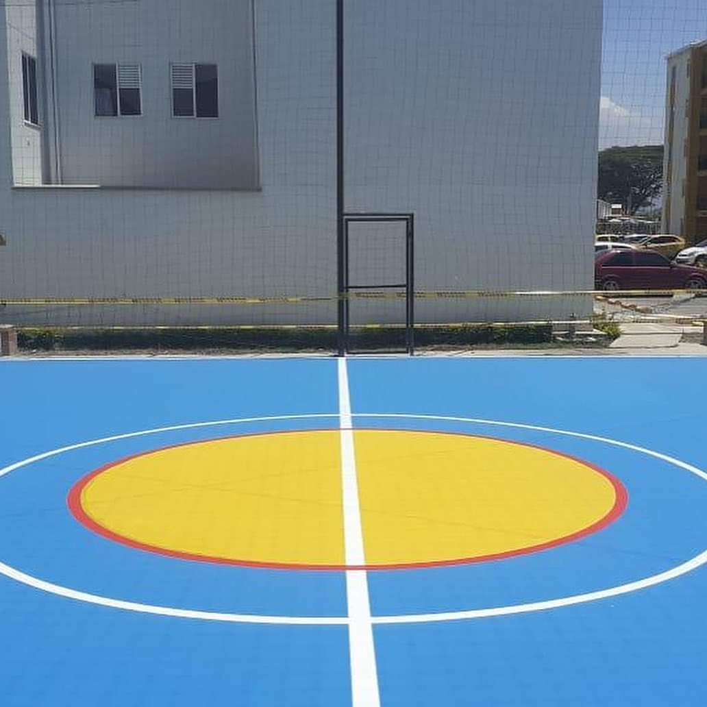 gustavo2424's tweet photo. Pintura en canchas deportivas con buenos productos @pintuco_oficial y excelente mano de obra #aplitec #Cali #preciosincreibles 👷🏻♂️👨🏽🔧🧰 🎨comunícate con nosotros te brindamos la mejor asesoría cel 3168708649 - 3232208727 https://t.co/wMUQr5GJNA
