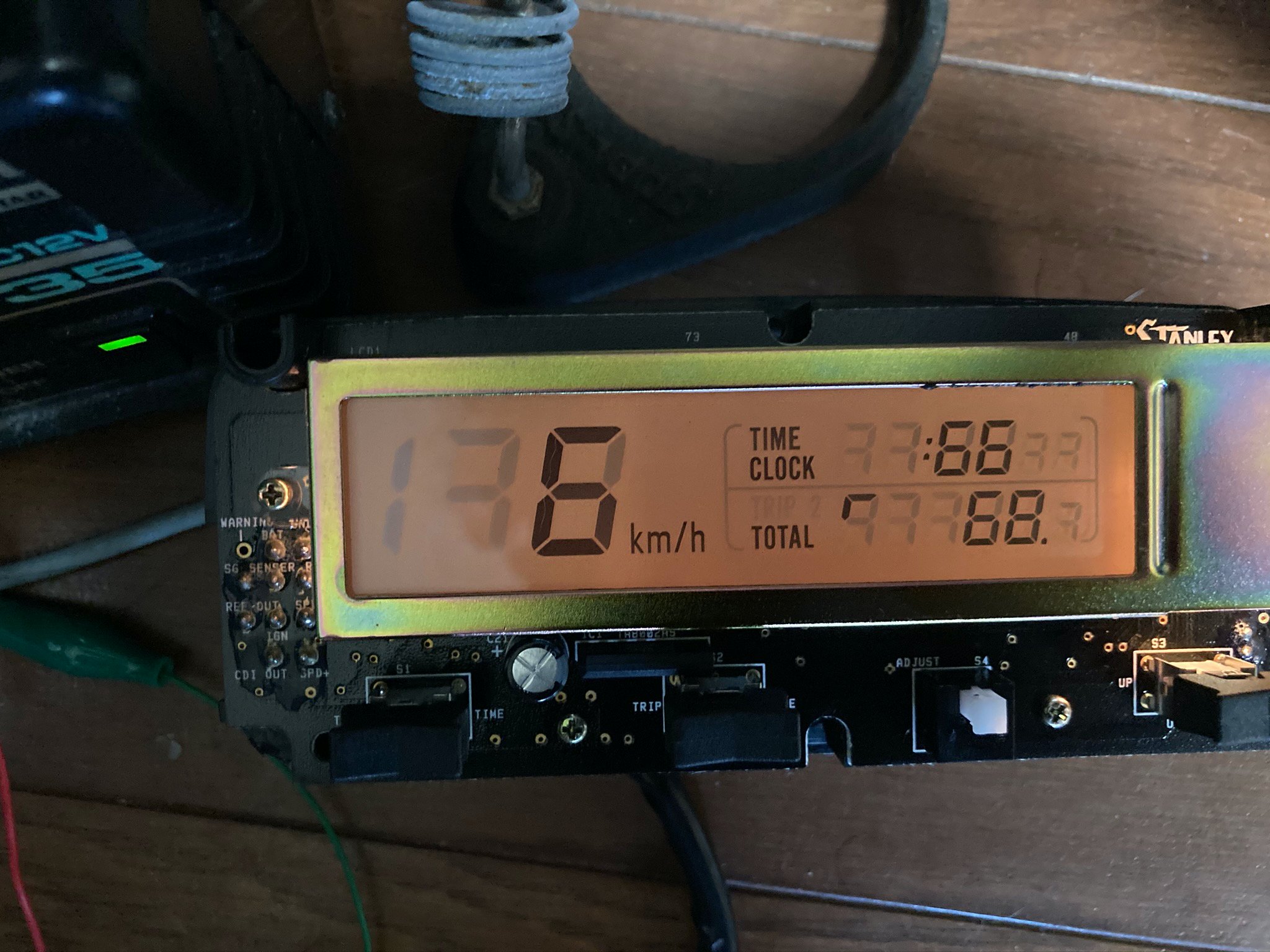 しなの в X: „XR250(MD30)のデジタルメーターを入手した。電源
