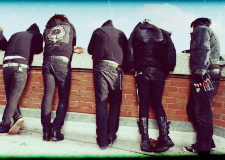  Mikey Way when his feet Do That... a thread! 