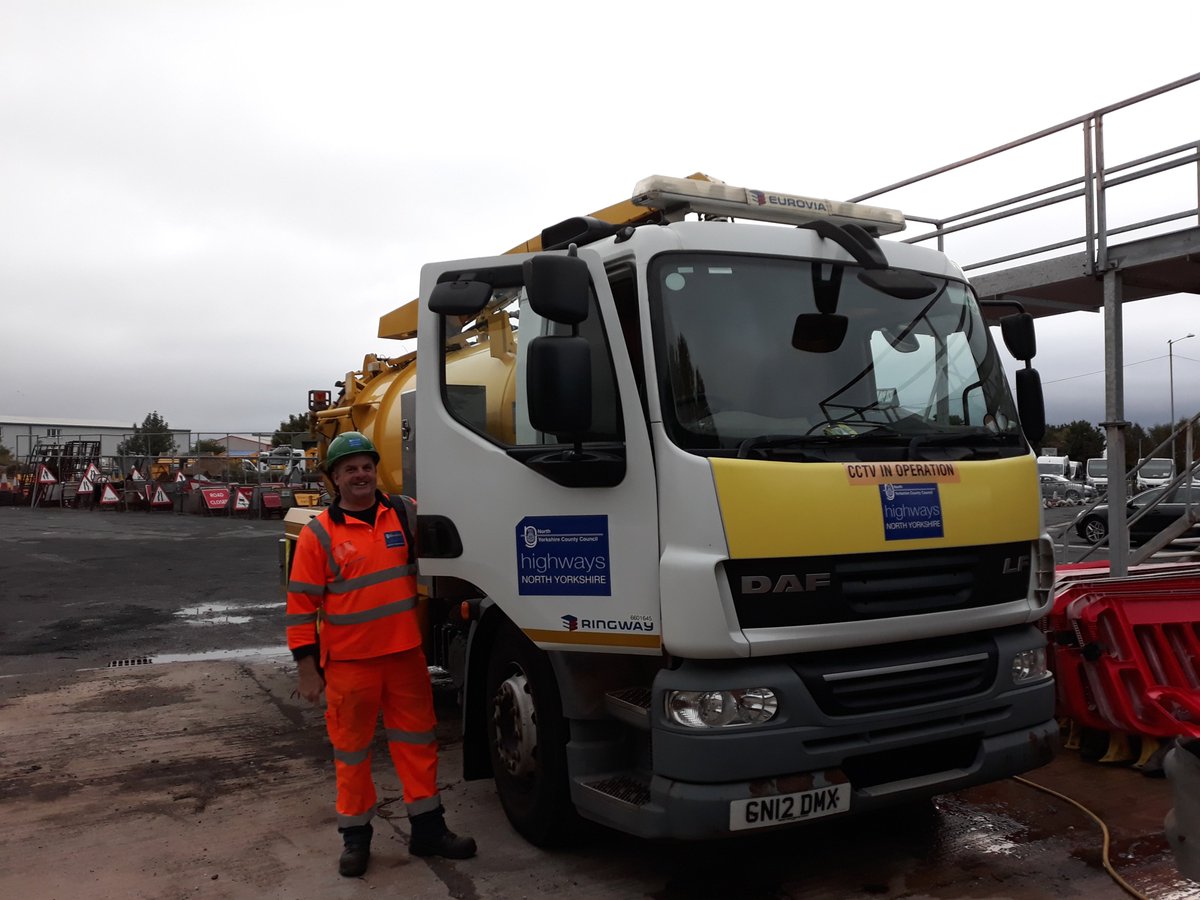 Ringway_NY's tweet photo. Our #HighwaysHeroes and gully cleaning crew Graham Herrington and Paul Rooks have gone to enormous effort to clean 991 gullies in the #Selby area in just one week, doubling their weekly target! Thank you for going the extra mile. https://t.co/pcWqzmD7cJ