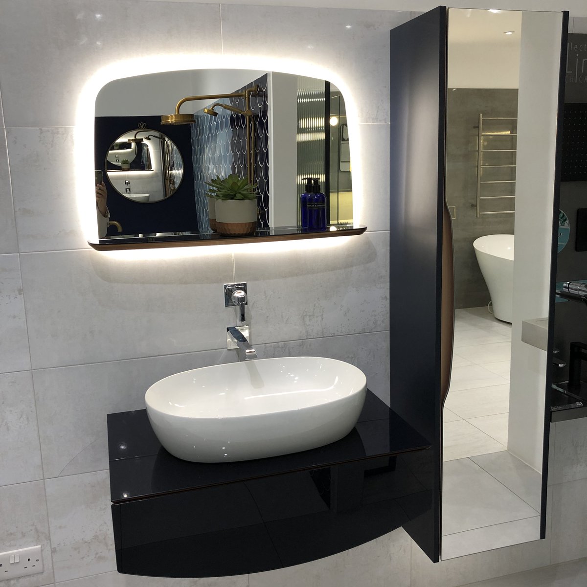 Best of British🇬🇧

Showcasing <a href="/UtopiaBathrooms/">Utopia Bathrooms</a> today! 

Established over 30 years, they offer a wide range of superb modular and fitted furniture, covering traditional to very contemporary styles, in many luxury finishes and colours (all samples on display in the showroom).