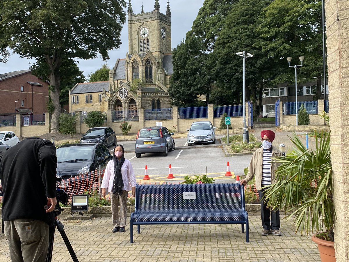 PamelaB04's tweet photo. Just been filming with this lovely bunch discussing how covid has been for them and how the @sikhelders help them with physical activity and mental health. My folks love being part of this service and connecting with rest of the community. #sikhs #BAMEreview @WYHpartnership 🙏🏽 https://t.co/Hqqsnzi1sU