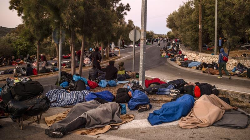 Thousands of refugees sleep rough, without food, after Moria fire aje.io/4lcem