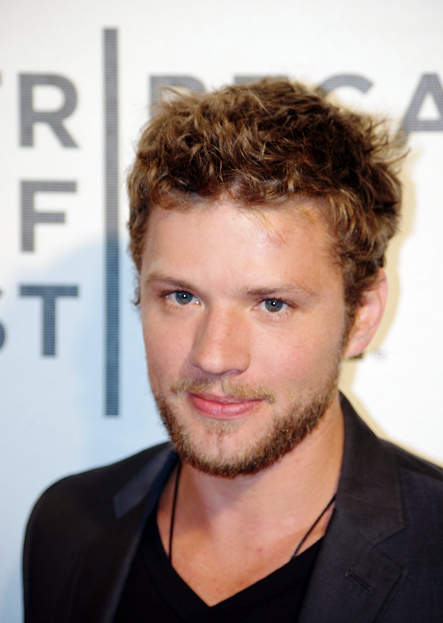 Happy Birthday Ryan Phillippe! 