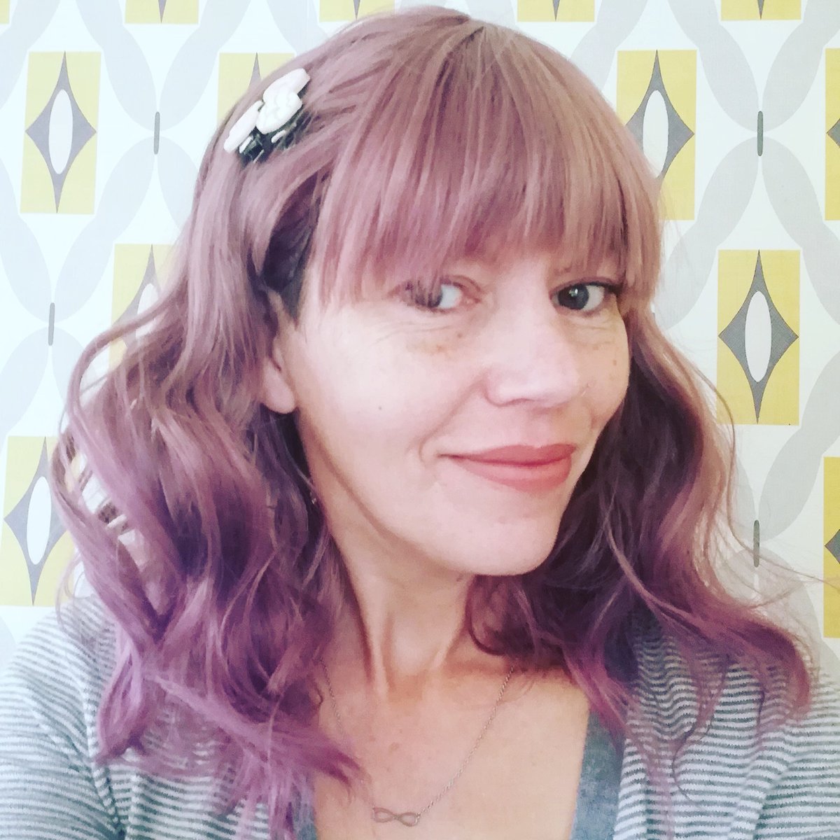 thesaltiestcow's tweet photo. Oh hey there @lushwigs Berry Jam ๐ Thank you so much for this gift Lush Wigs, I may have modded it slightly by thinning out the fringe. Always fantastic value for money with this brand, let's have fun with our appearance ๐ #wiggingit #newwigday https://t.co/ADNtsNuG90
