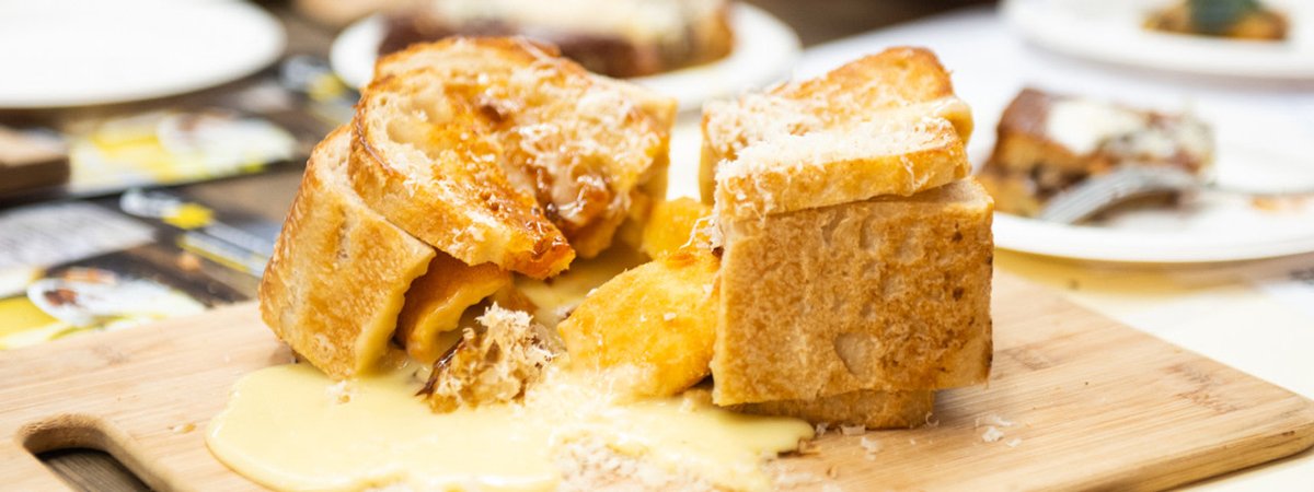 PrahranMarket's tweet photo. This Saturday, get comfy, power up the laptop, and tune in to Prahran Market's third annual Grilled Cheese Invitational from 3 pm! π§ π Register for the free event here, https://t.co/xo0Kp4h6pq
#PMGrilledCheeseInvitational #SayCheese2020 #PrahranMarket #cheese #toastie https://t.co/t0D0ii68C7