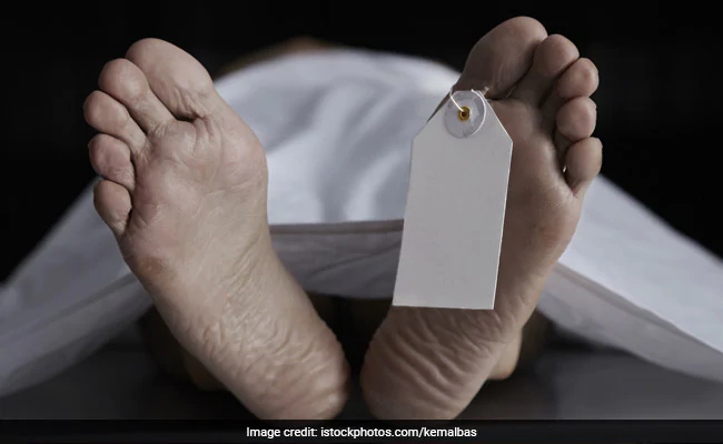 ndtv's tweet photo. Tamil Nadu NEET Aspirant Kills Self Ahead Of Exam: Police https://t.co/5aT1j6EvkH https://t.co/68FQTtj5Qy
