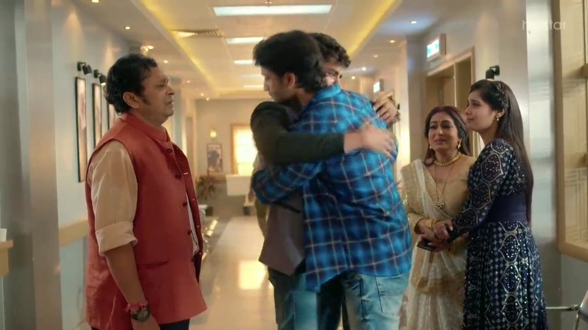  #YehRishteyHainPyaarKe  #ShaheerSheikh He was worried about kunalKya h yeh ladkaThe relief the fam got on seeing him..M glad kunal dint let abir blame himself n his together ll solve did give some hopeHowever good episode is, EOD its NO to surrogacy