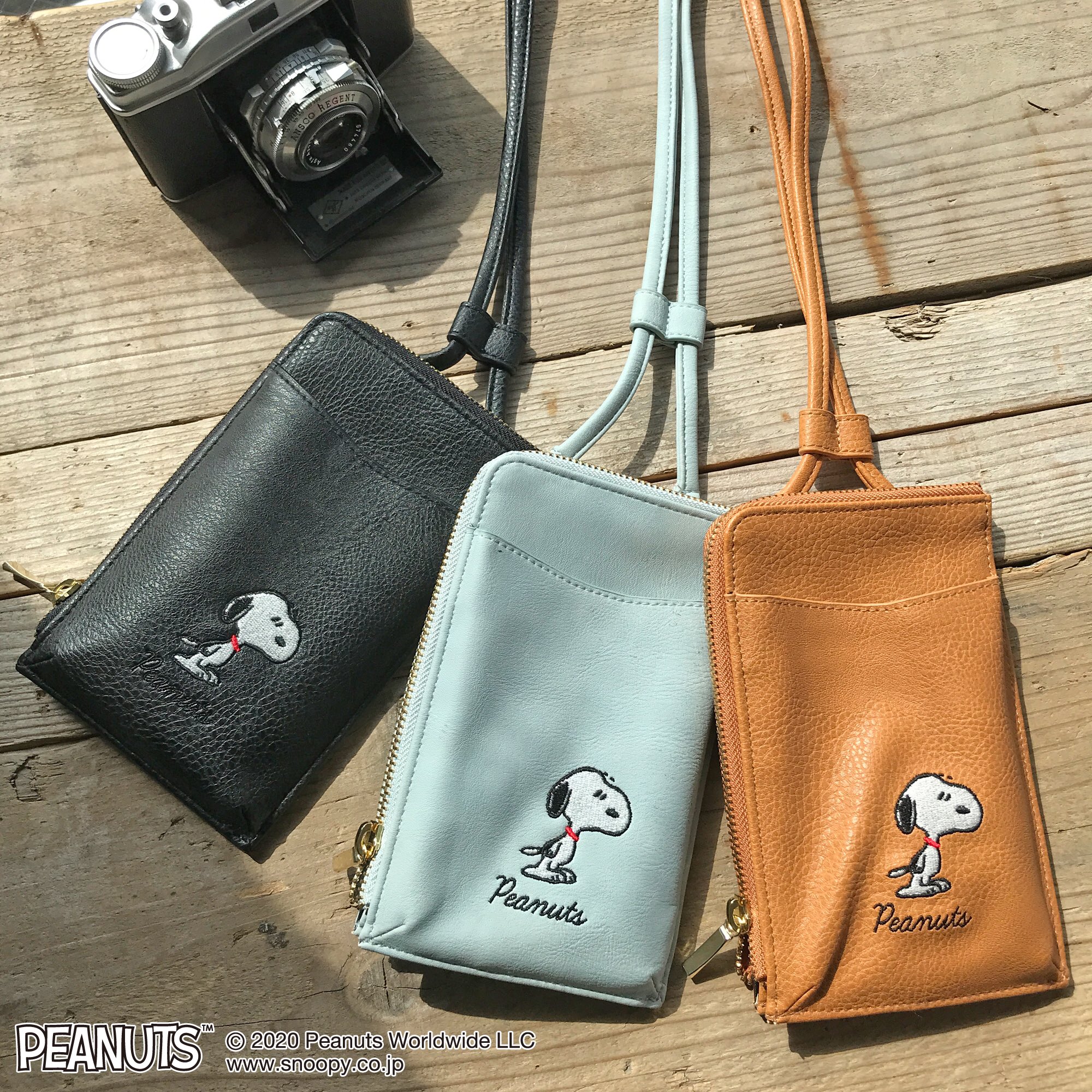 株式会社マリモクラフト スヌーピー の新商品をご紹介 スマートフォンもラクラク収納 L字ファスナーで出し入れも簡単 刺繍がかわいいスマホポシェット 9月下旬発売 スマートショルダーポーチ 2 600 Tax お楽しみに マリモ