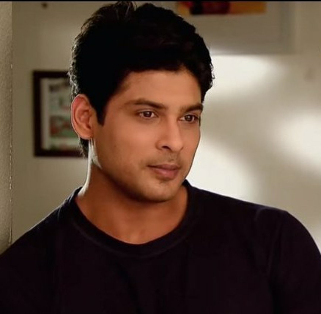 I hate it when girls have no humor.          :  @sidharth_shukla  #SidharthShukla  #SidHearts