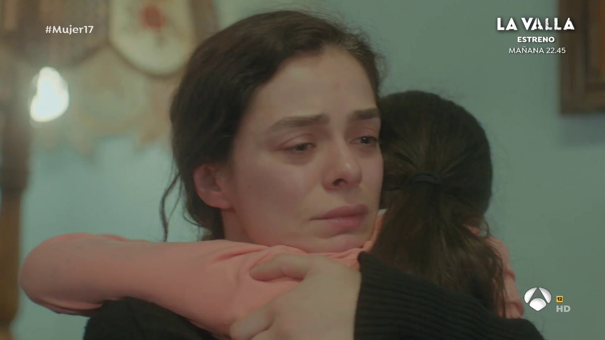 antena3com's tweet photo. #Audiencias 📈
💪 ¡#Mujer continúa IMPARABLE y vuelve a ser LÍDER, también en la noche del miércoles!
➡️ 1.820.000 espectadores y un 17,8% de share
➡️ Superando a su principal competidor en +6,5 puntos
GRACIAS por estar ahí 💖 https://t.co/lwP2YF2UWK https://t.co/HD1Q734v1L