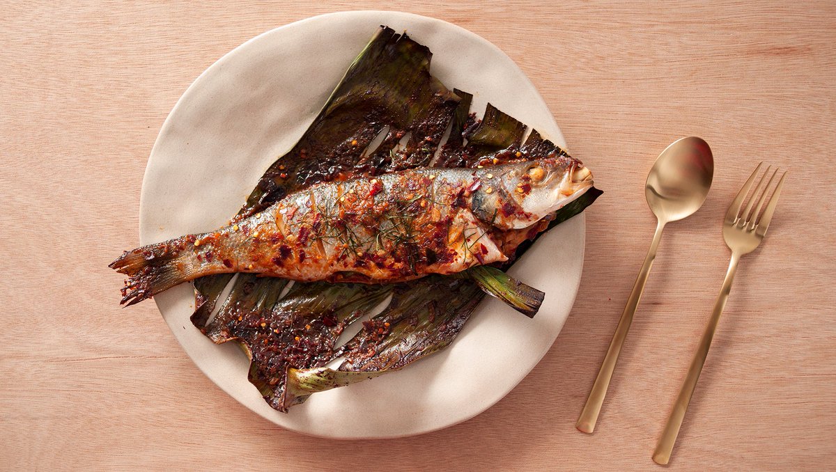thedishpatch's tweet photo. Farang don't mess around when it comes to feasting. Whole Seabass with Chilli Jam is just one of the Thai delights featured in their Tasting Menu π For a second you might just believe you've been transported to the street-food markets of Bangkokβ .
#dishpatch #thaifood #farang https://t.co/IxzQiUi2RO