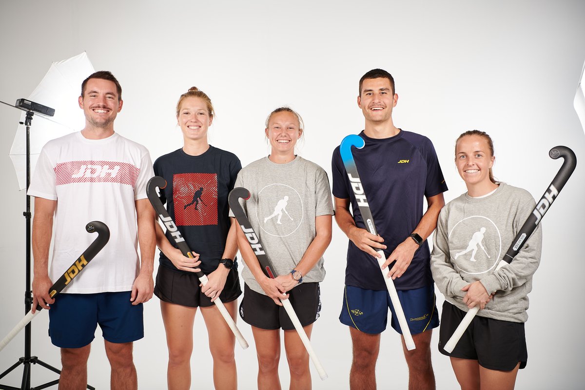 Together we are stronger 🙌 😄 it's always better to work with a great team like these guys and all of you other #teamJDH members all over the world 🥰 🙌 🌎 #usethebest #fieldhockey #hockeystick #thankyou