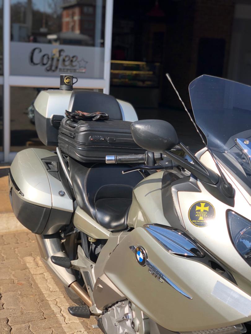 coffeerepublik1's tweet photo. @coffeerepublik1 had an awesome morning seeing off the Zim Free Riders traveling to Victoria Falls for their 3rd Annual Run promoting domestic tourism in Zimbabwe. Show them love hoot and take pictures if you spot them. โโญ
#vicfallsrally
#visitzimbabwe
#bestinzim
#onlyinzim https://t.co/V2LBxNKO4U