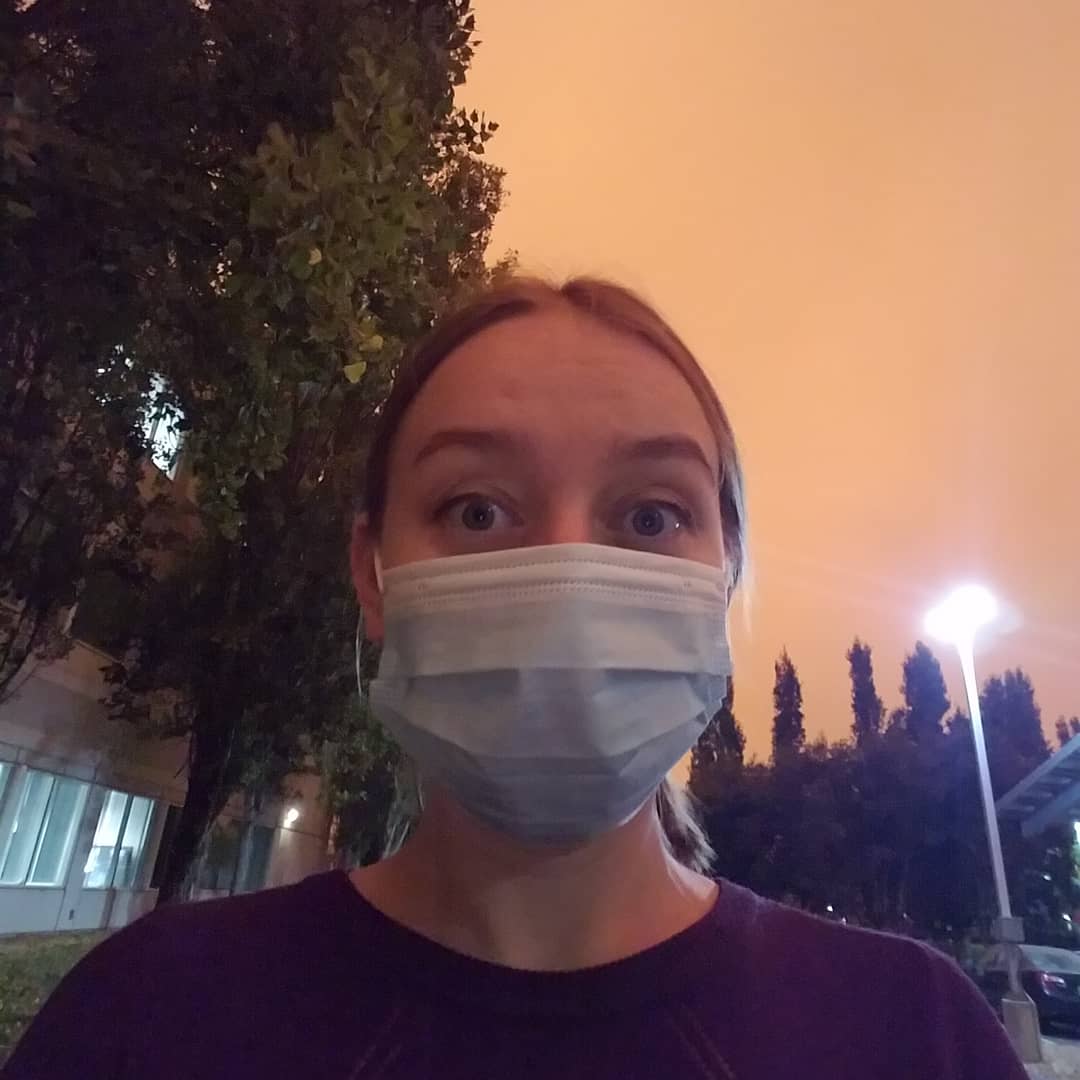 varvarakozyreva's tweet image. Here are my adventures for today: 9 am- doomsday sky (thanks to California wildfires). The rest of the day- COVID PCR (King Fisher extractor is saying hi). #CAFires2020 #COVID19 #fun2020 #everythingisfine
