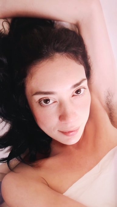 Good morning 🌅 Laughing, cute and silly in bed. Hello.  video: https://t.co/j0zQH6pBaj https://t.co/<a href="/tag/maythe4thbewithyou"class="tags"><span>#maythe4thbewithyou</span></a>