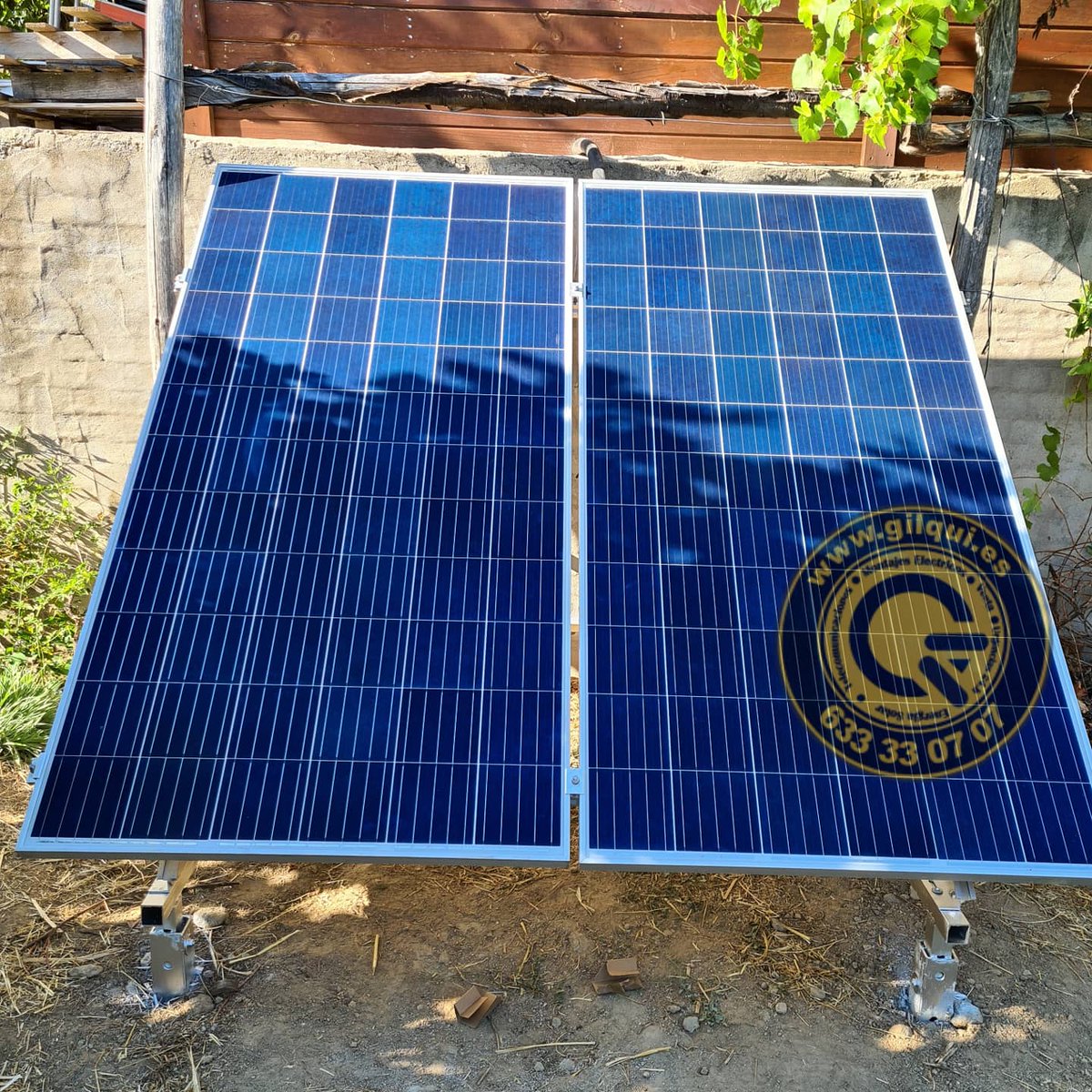 GilQuiGroup's tweet photo. 🌞Hoy nuestro #GilQuiTeam 🟡 se desplaza a rematar esta pequeña fotovoltaica aislada, pero con un gran rendimiento. Y todo gracias a nuestra fuente inagotable de energía 🌞
#GilQuiGroup #Store #Electric #SOLAR #GilQuiGroup #Electricidad #Electricista #Electrician #Electricians https://t.co/8XeSREYVax