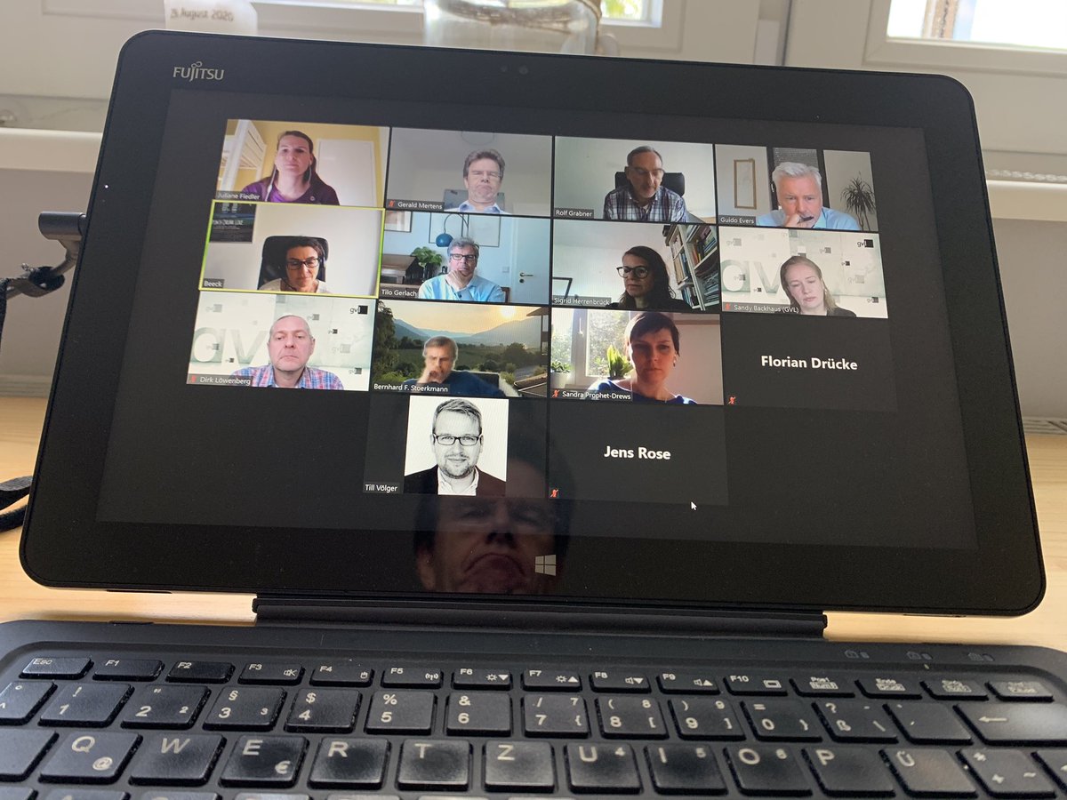 <a href="/GVL_de/">GVL</a> Heute 2. Workshop zur weiteren Verbesserung der #GVL Kommunikation. Es geht voran. <a href="/BFFSNews/">BFFS</a> <a href="/BVMI_music/">BVMI</a> <a href="/eindruecke/">Florian Drücke</a>