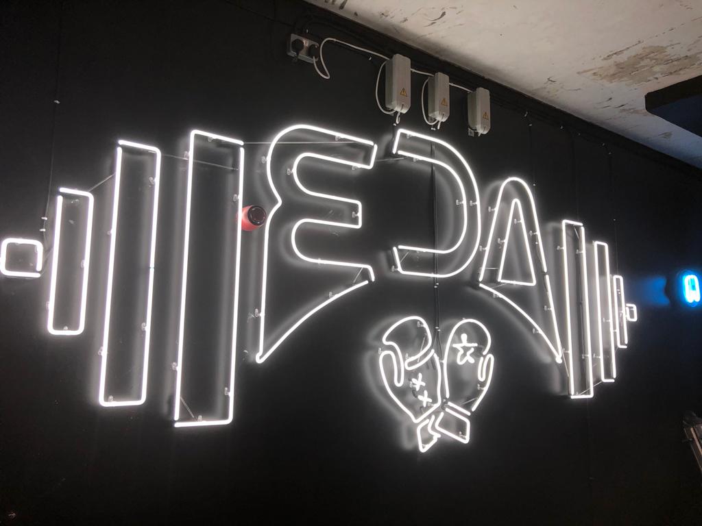 DH Signs tweet media