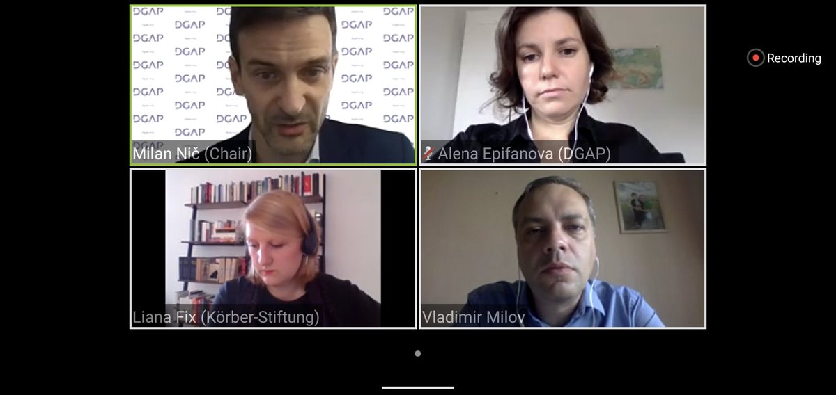 Anna_Luky's tweet photo. 🎧Listening to @dgapev discussion on regional elections in #Russia with @v_milov @MilanN_inBerlin @AlenaEpifanova_ @LianaFix. Starting of course with uplifting news of @navalny prospects of recovery. https://t.co/r8fJwWywME