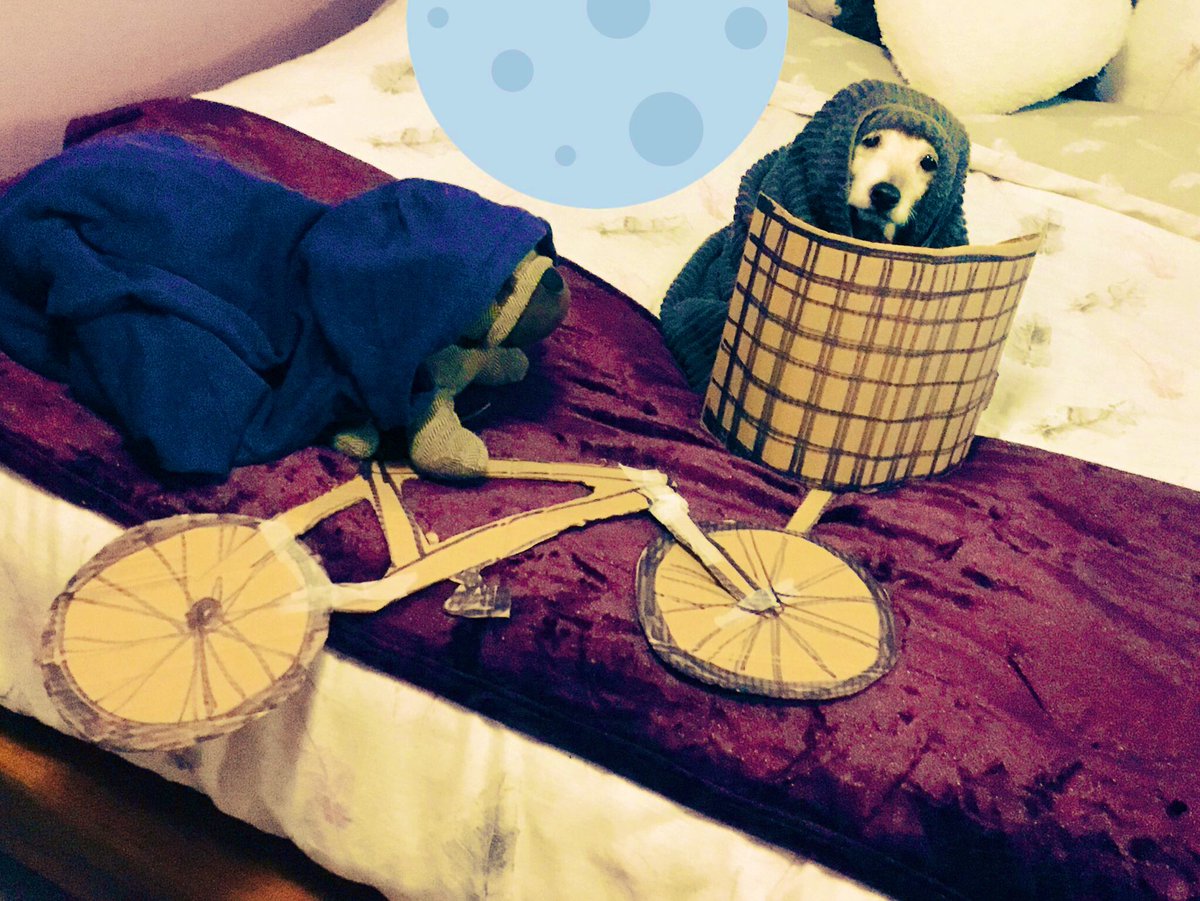 PussPussTopCat's tweet photo. #ThrowbackThursday That time it was revealed ...it was me who played E.T #phonehome #etdog https://t.co/VXYxngLNO0