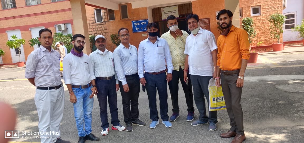 राजस्थान पटवार संघ की मांगों के सम्बंध में प्रमुख शासन सचिव, राजस्व विभाग से पटवार संघ की  विभिन्न मांगो के सम्बंध में  शासन सचिवालय जयपुर में बैठक का आयोजन हुआ #3600Gp ।⁦<a href="/RPS_President_/">RAJENDER KUMAR</a>⁩ ⁦<a href="/Barmer_Harish/">Harish Chaudhary</a>⁩ ⁦<a href="/RajCMO/">CMO Rajasthan</a>⁩ ⁦<a href="/rathi_raaz/">raaz rathi</a>⁩ ⁦<a href="/PhaleshKanwari1/">Phalesh Kanwariya</a>⁩