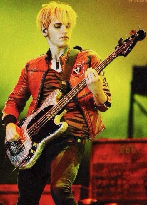 \"whatever idea you have, no matter how crazy - just go for it.\"

happy birthday mikey way! 