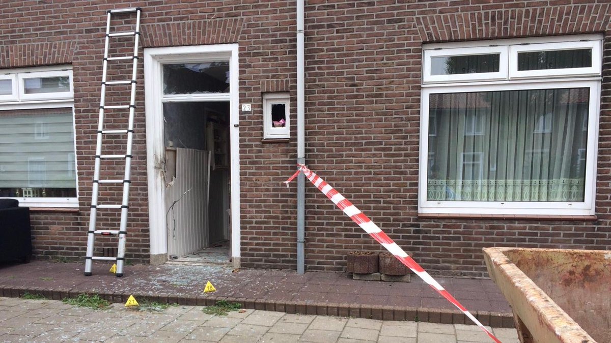 Het onderzoek naar de ontploffing in de Verlengde Tuinstraat in Oss is nog in volle gang.