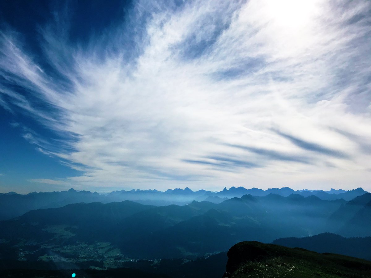 AppOostenrijk's tweet photo. Hoog boven het #Kleinwalsertal😍 #Ifen @Alpenweerman https://t.co/19kcbtRUIY