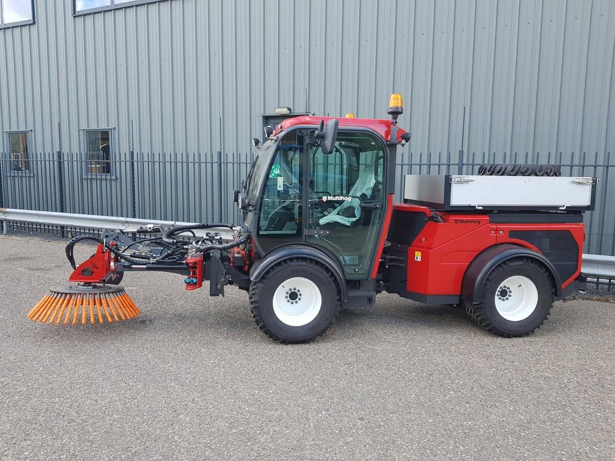 Multihog's tweet photo. π₯R E Dπ₯
The original #Multihog colour, still a first choice for many of our customers!
This #machine will be maintaining weeds and hedges in the Netherlands π±πΏ
#boommower #weedcontrol #ecofriendly #municipal https://t.co/dBBmS5GoH7