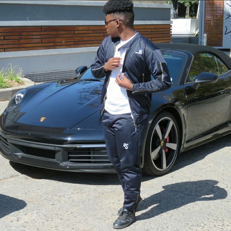 BlackSteel_C's tweet photo. If you someone who knows someone from @bathu_sa kindly ask for a collaboration on our behalf 🙏. I mean look at these combos, look at RSA's very own creativity👌

South Africa, kindly help us score a collaboration with @bathu_sa 🙏🙏

#BathuwithBS 🙏🙏🙏 @somizi @mohale_motaung https://t.co/Ks3Pp7UZqc