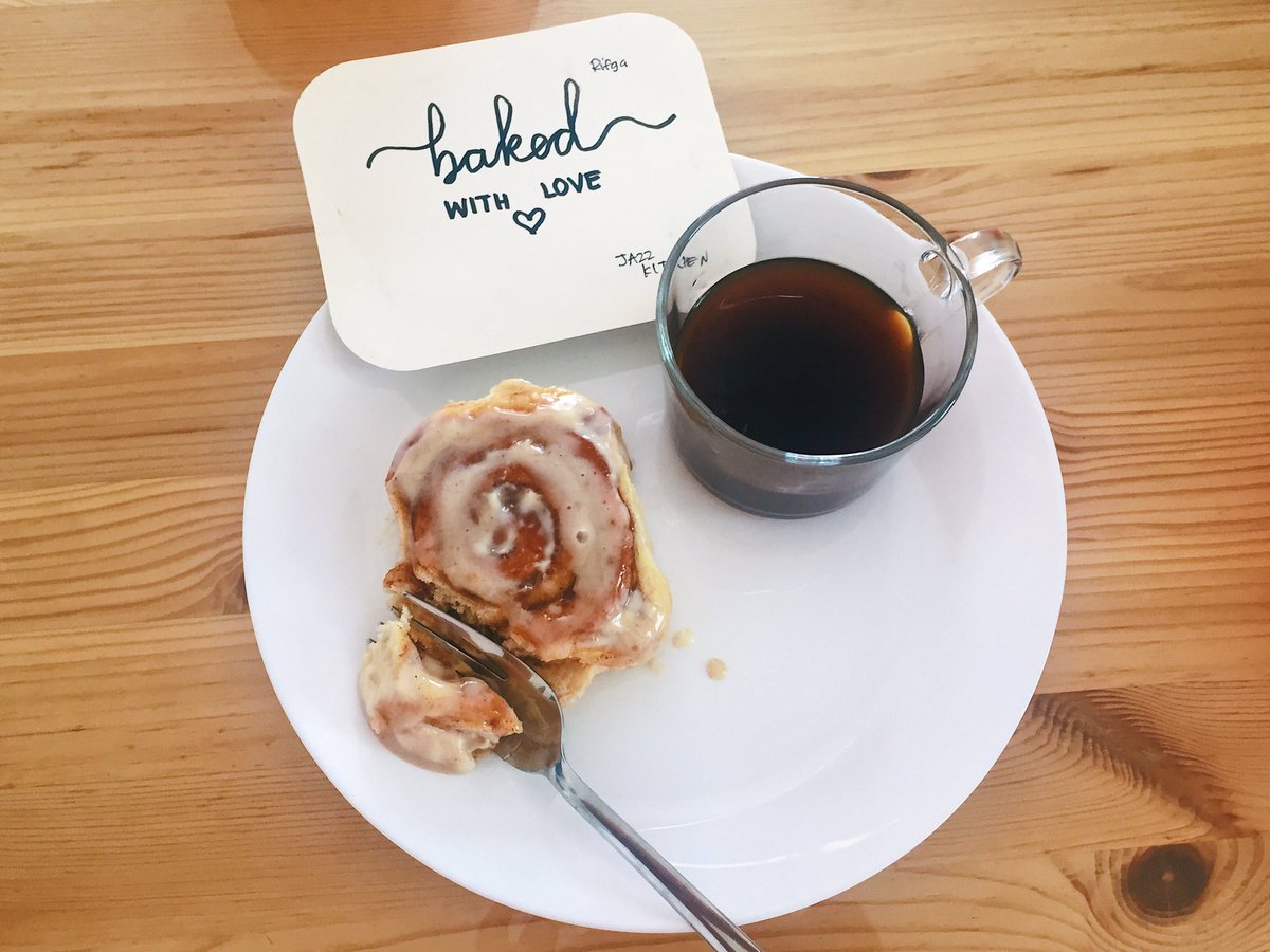 kicking off my  #supporthomebakersmv thread with what i feel is an underrated insta-bakery. i tried @/jazzkitchen.mv’s tuna pie on recommendation (next tweet) & was super impressed. ordered these cinnamon rolls & excuse my french but HOLY SHIT easily the best i’ve ever tried! 