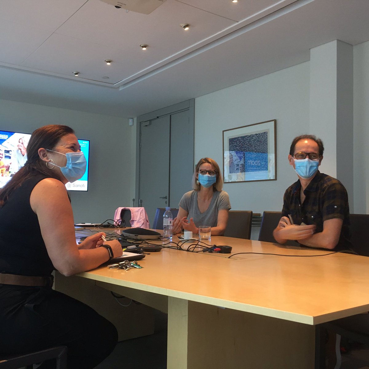 “Cervical cancer is the 2nd most frequent cancer in low- and middle-income countries”: Valérie <a href="/Faillat3/">Faillat</a>, Head of the #SanofiEspoir Foundation and Dr. Richard Beddock, gynecologist <a href="/ghDcss/">DiacCroixStSimon</a> and @Gyn_SF board member, at the ENERGHY Summer School
<a href="/ISGLOBALorg/">ISGlobal</a>
<a href="/EITHealth/">EIT Health</a>
<a href="/SanofiES/">Sanofi España</a>