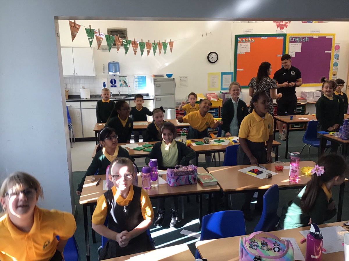 owlsMPS's tweet photo. Year Three Herons enjoying their 60seconds squat challenge. https://t.co/szFBAnkRD0