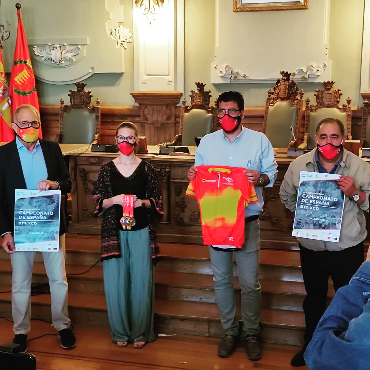 El concejal de <a href="/DeportesVLL/">DeportesVLL</a>, <a href="/alberbustos/">Alberto Bustos</a> presenta junto con la <a href="/FCiclismoCyL/">Federación de Ciclismo de Castilla y León</a> y <a href="/RFECiclismo/">Real Federación Española de Ciclismo</a> el Campeonato de España de Bicicleta de Montaña BTT #CEXCOValladolid20