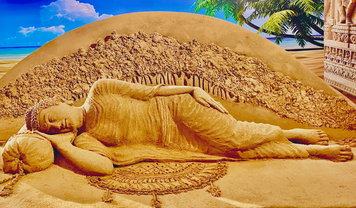 PIBTvpm's tweet photo. A beautiful illustration of #LordBuddha in sand art by the inimitable @sudarsansand in the true spirit of #EkBharatShreshthaBharat - #Puri, #Odisha

#PIBKochi @EBSB_Edumin @PIBBhubaneswar @CMO_Odisha @HFWOdisha @PibLucknow https://t.co/K5JL2epMvx