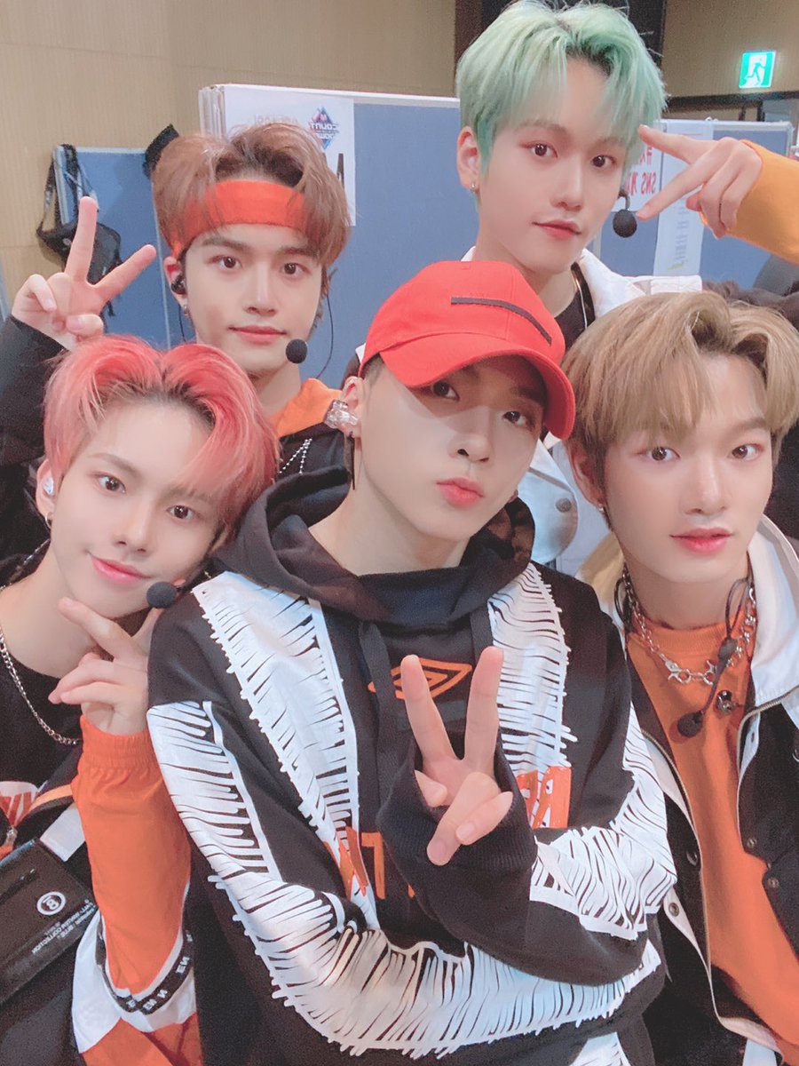 McndOfficial_'s tweet photo. 오늘도 무대를 얼리러 왔다!
독보적인 미친 템포를 보여줄 울쎈디 ( ´͈ ᵕ `͈ )◞♡

잠시 후 6시, 엠카운트다운에서 만나요!

#MCND #엠씨엔디 
#EARTH_AGE #nanana #나나나
#Mnet #엠카운트다운 #MCOUNTDOWN https://t.co/TGVpv16YUY