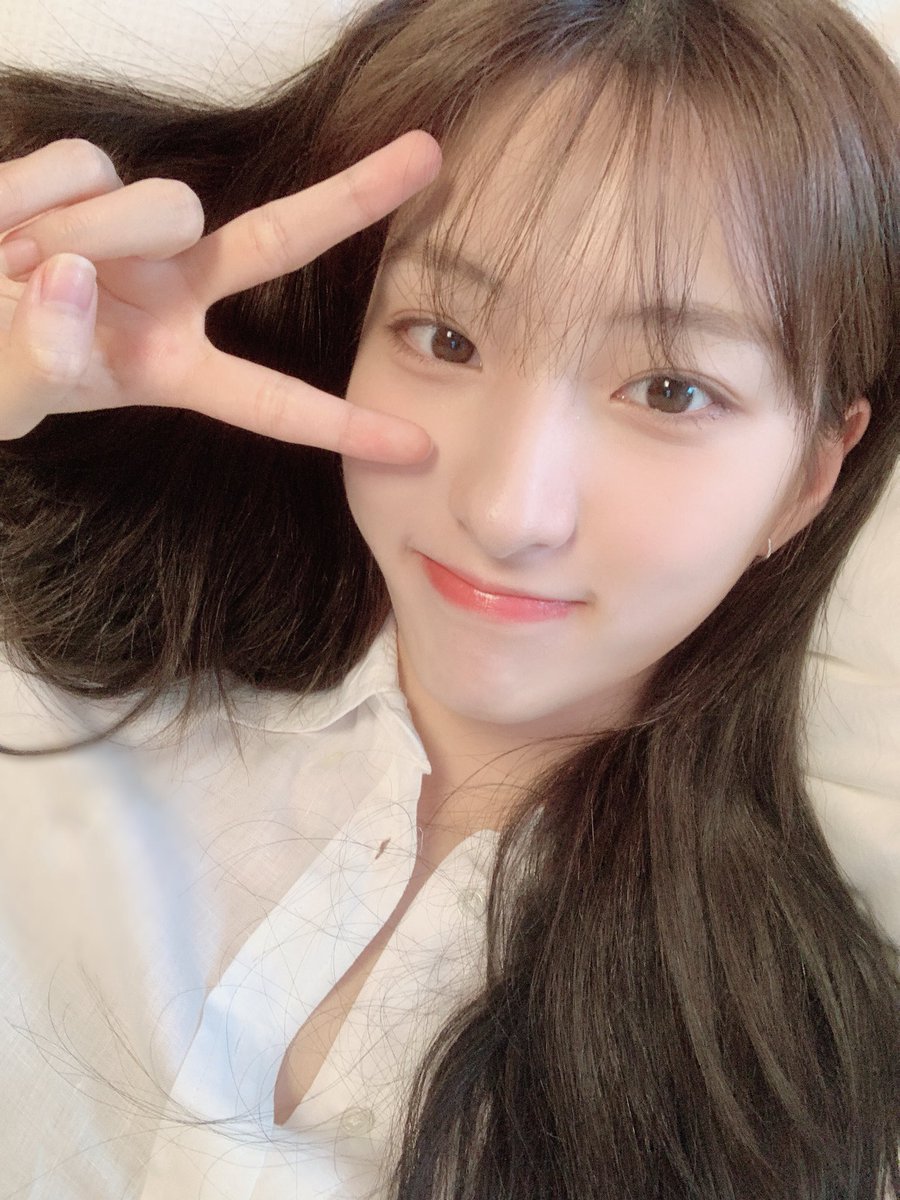 WJSN_Cosmic's tweet photo. [#우주소녀 #은서]
✌🏻🥰✌🏻 https://t.co/ZEf79aTe5X